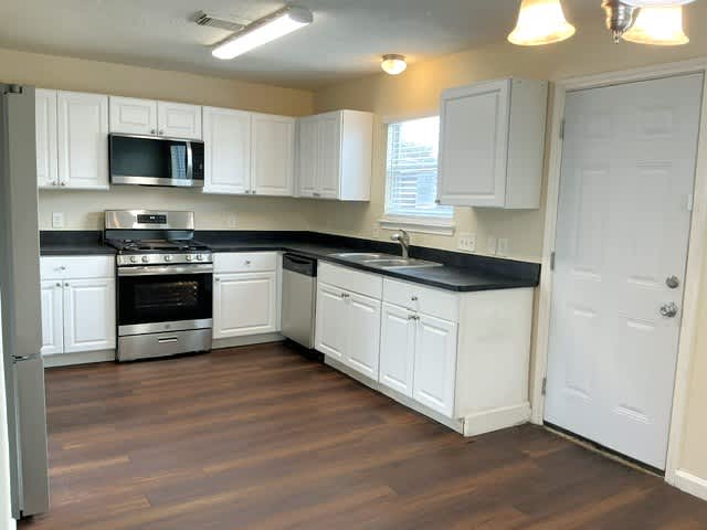 8542 Doskocil Dr photo 4