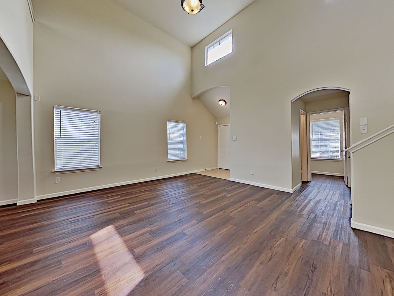 8542 Doskocil Dr photo 3