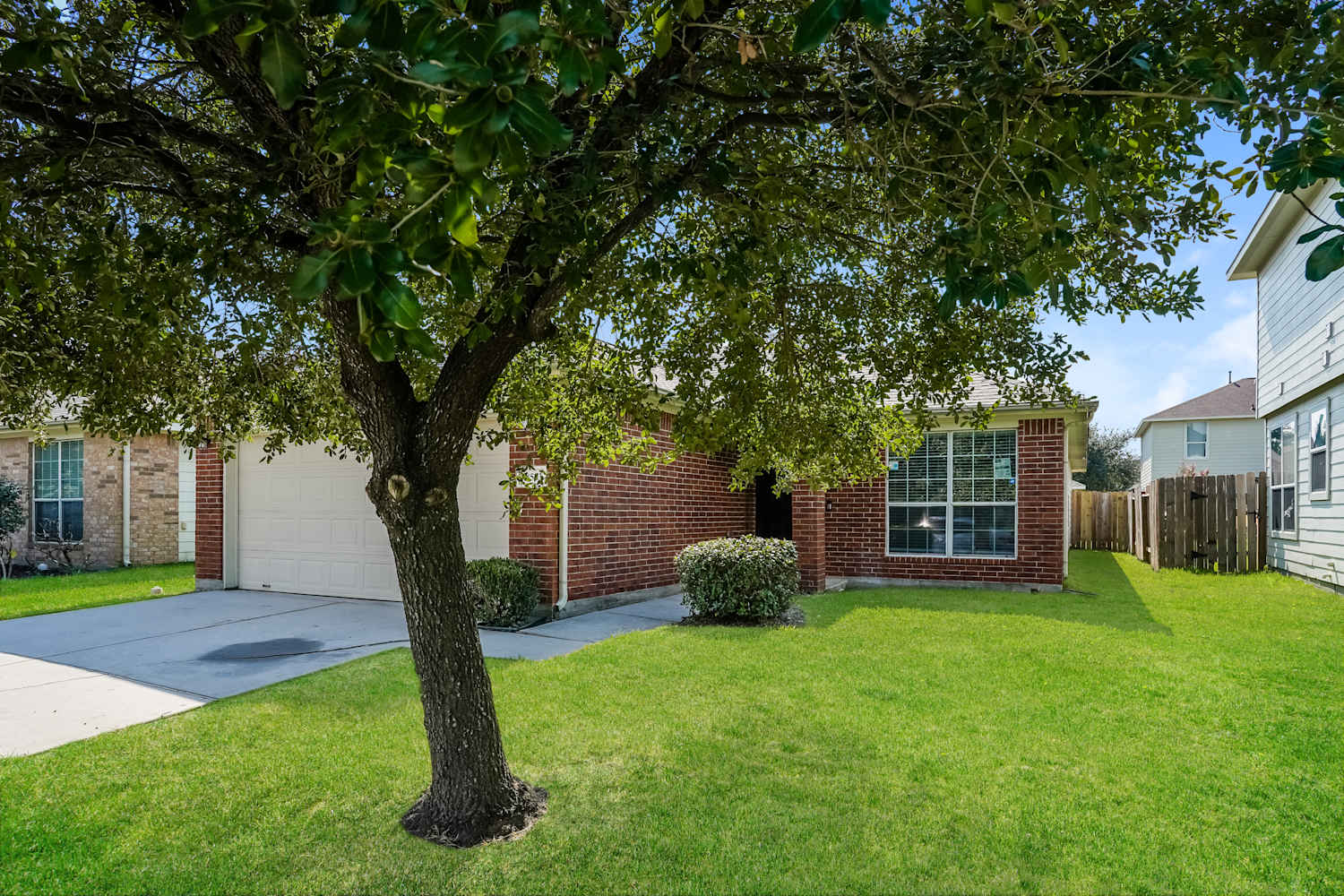 8583 Chaletford Dr photo 2