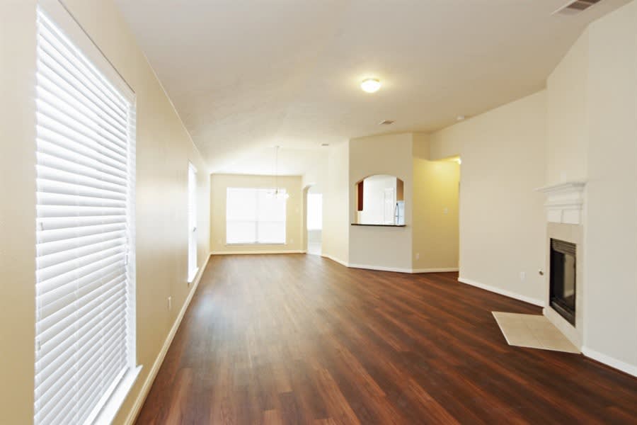 129 Rodeo Dr photo 2