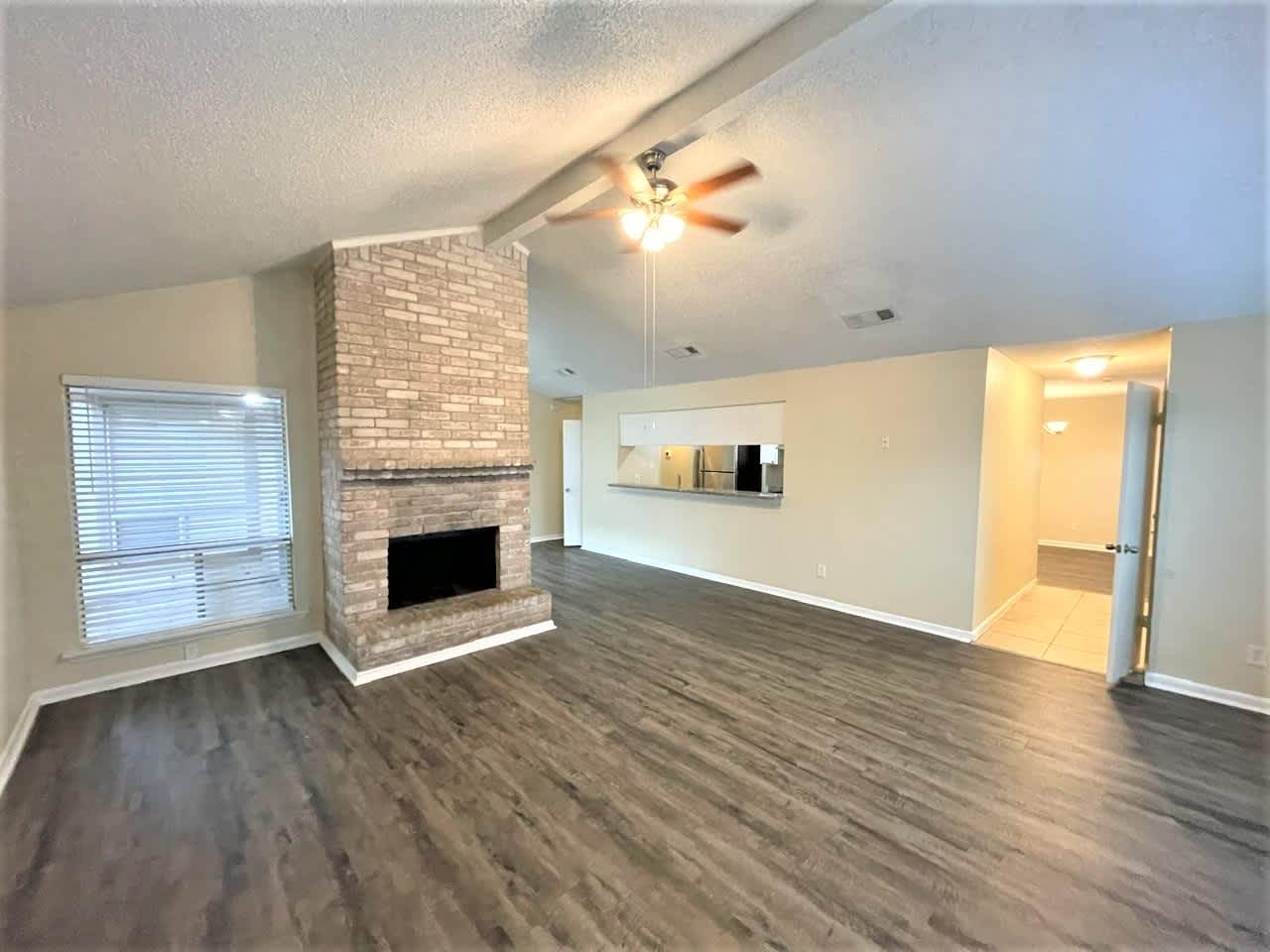 11911 N Youngwood Ln photo 4