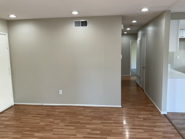 2313 S Pleasant Ave photo 4