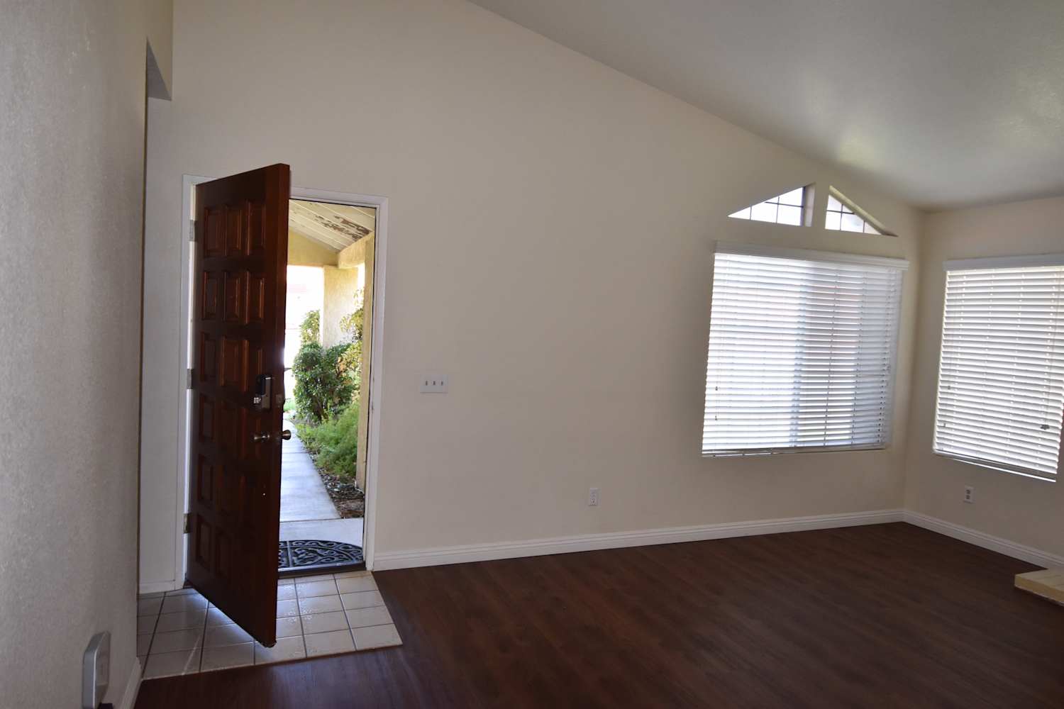 29524 Kanan Rd photo 2