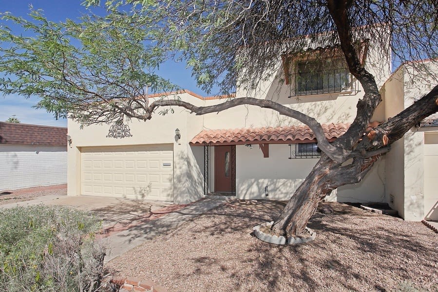 3029 S Country Club Way photo 2