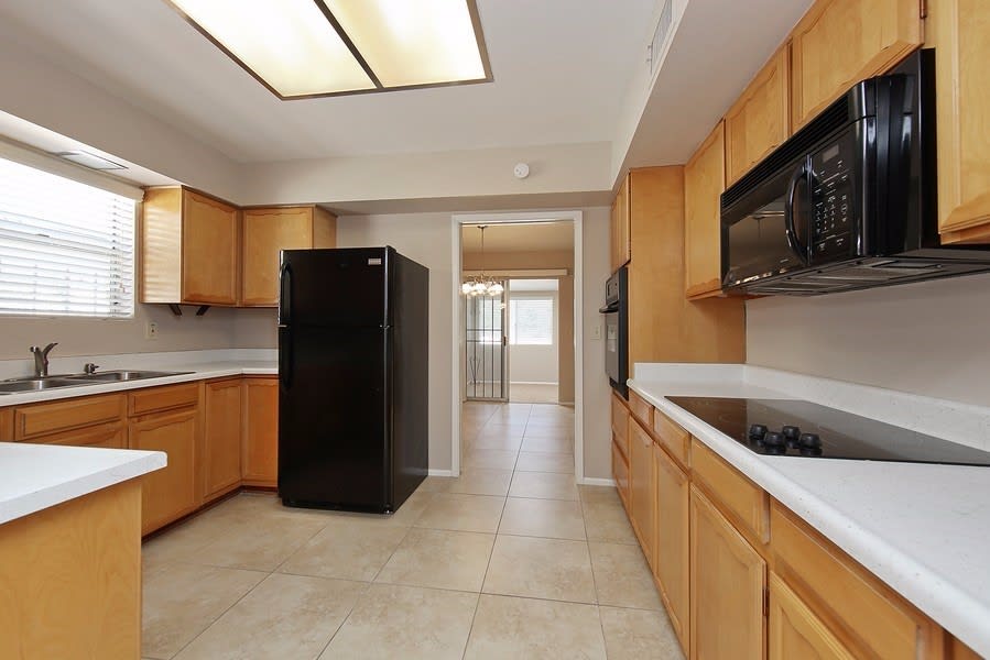 3029 S Country Club Way photo 4