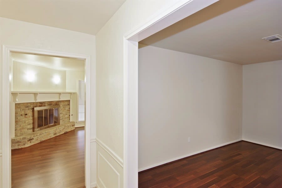 25502 Hickory Valley Ln photo 2