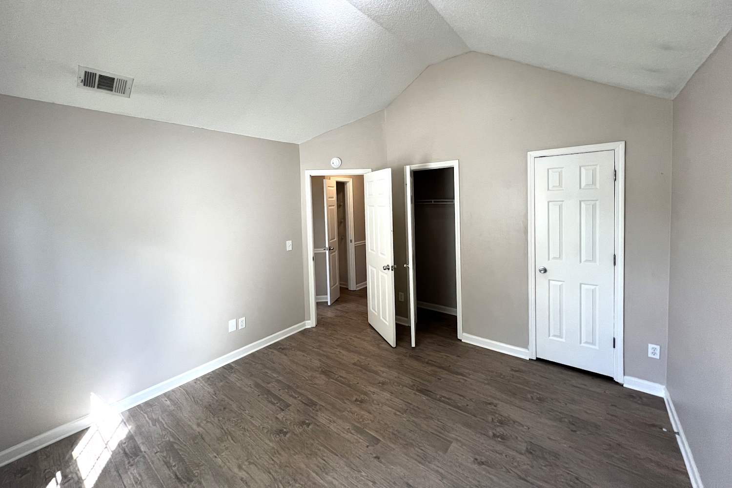 4937 Bryant Dr photo 5