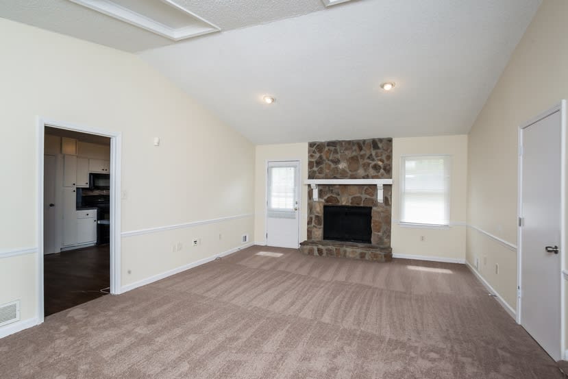 2251 Rock Creek Dr SW photo 5