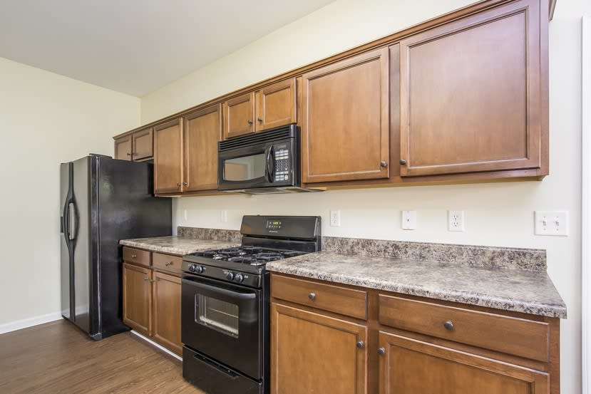 372 Kyles Cir photo 3