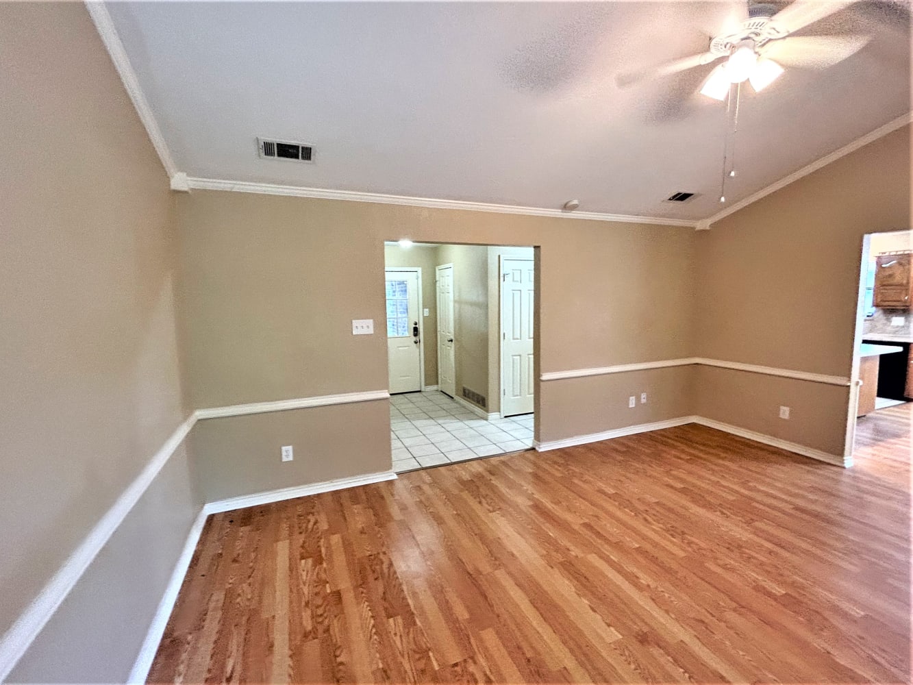 400 Partridge Cir photo 3