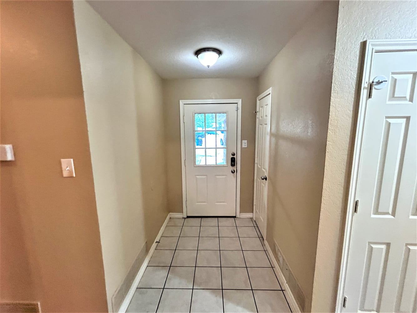 400 Partridge Cir photo 2