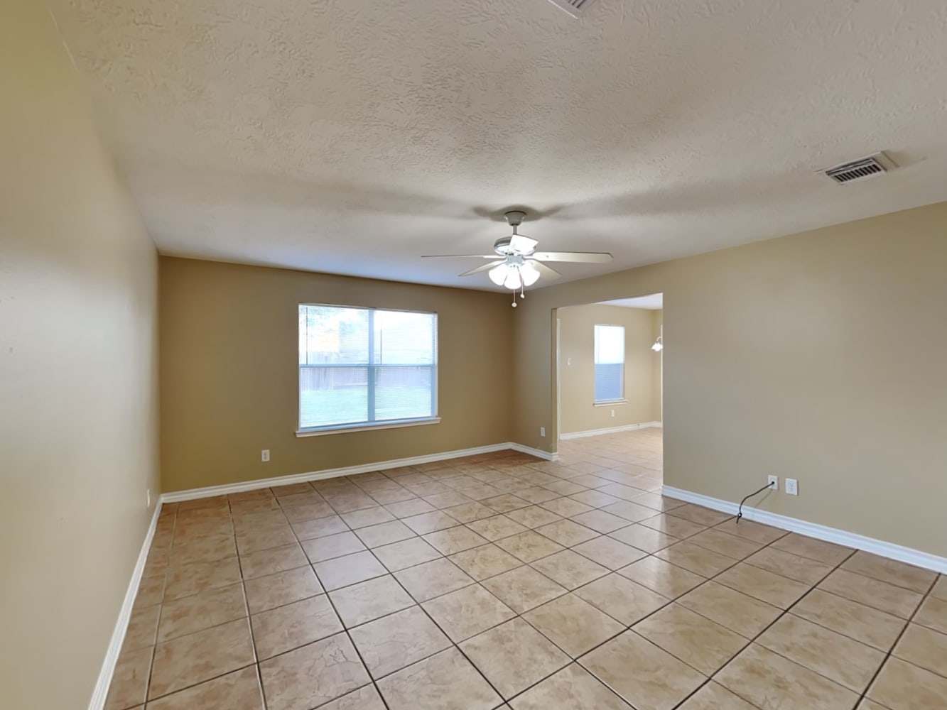 1515 Glasholm Dr photo 4