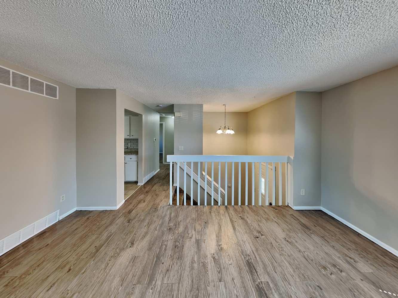 1534 S Fraser Way photo 5