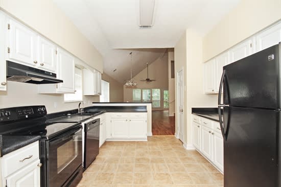 810 Cauthen Ct NE photo 3