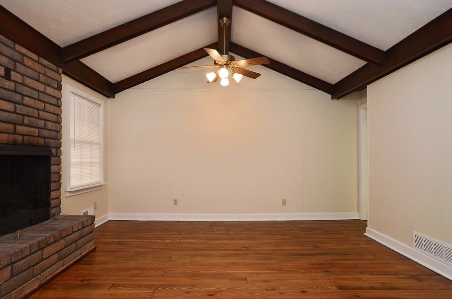 6212 Shallowford Way photo 2
