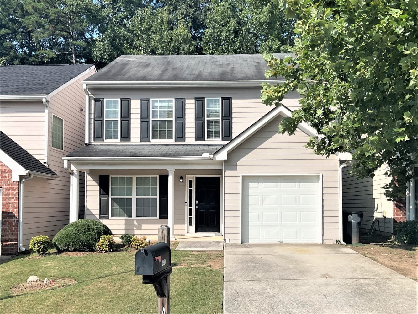 4410 Ravenwood Dr photo 2