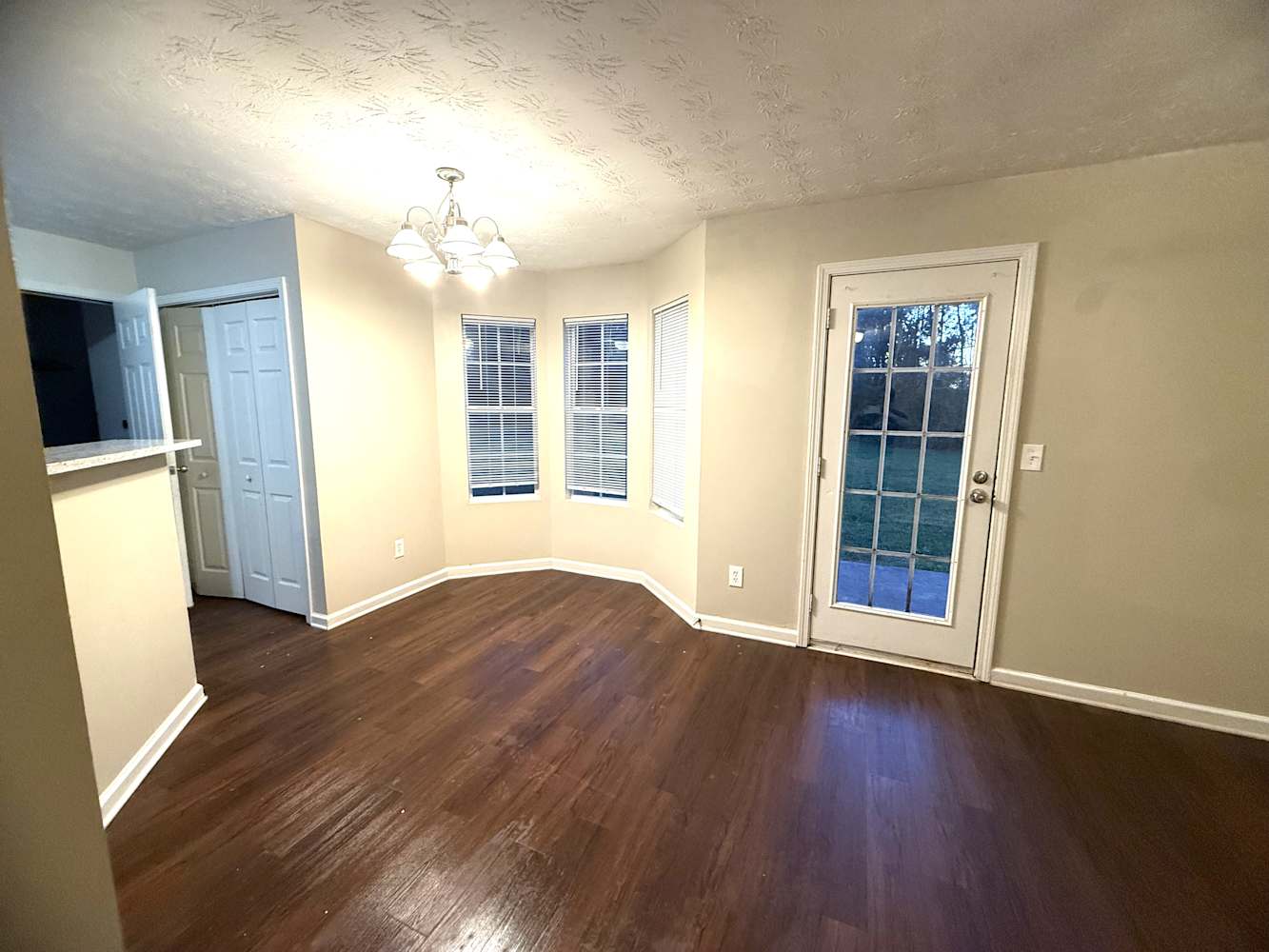 10 Summer Breeze Ct photo 4