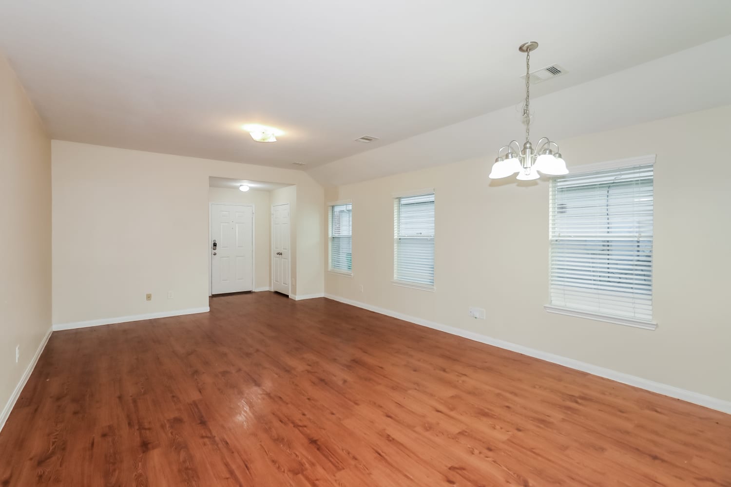 18802 Dennington Dr photo 4