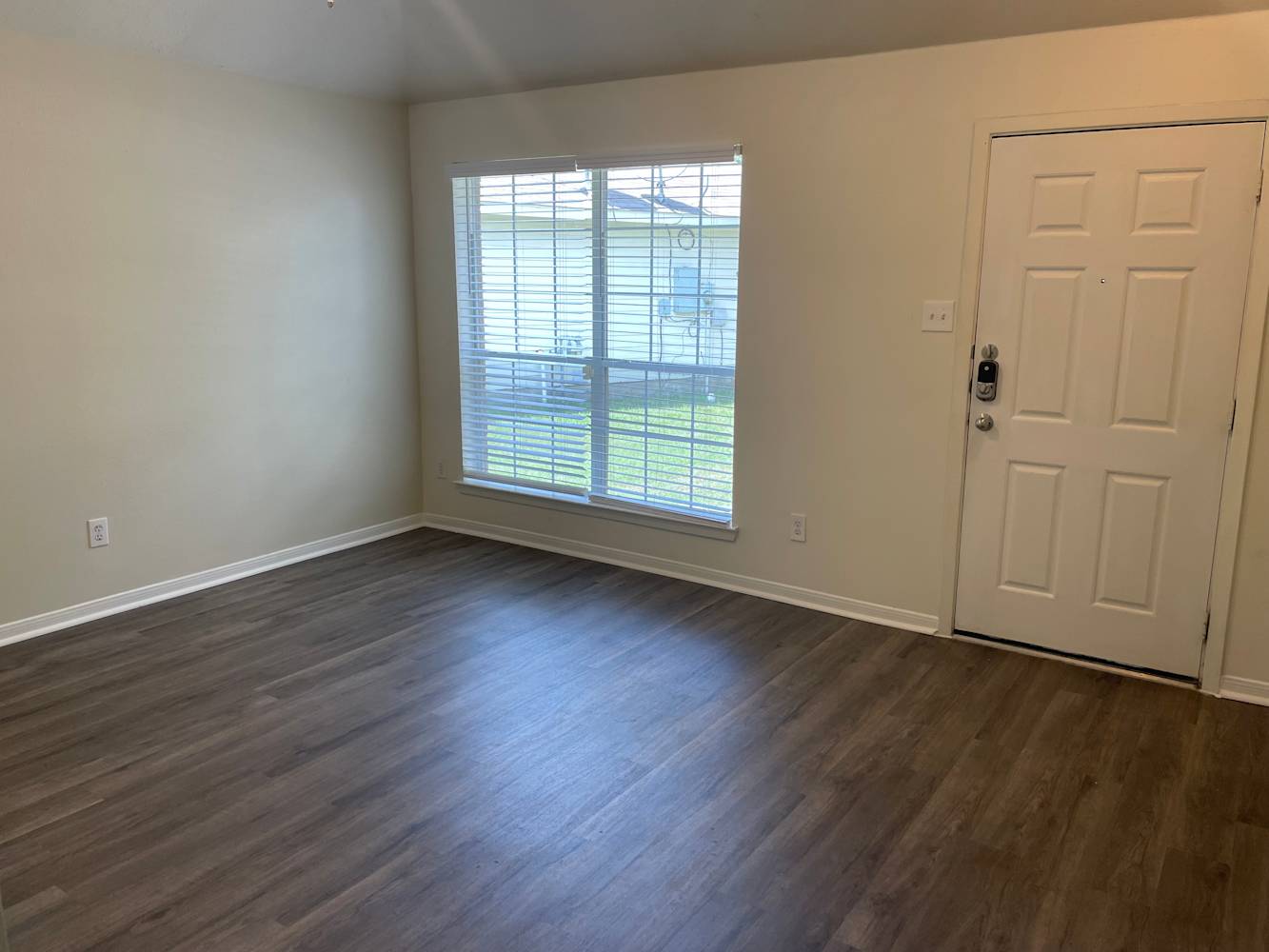 15911 Imperial Forest Ln photo 3