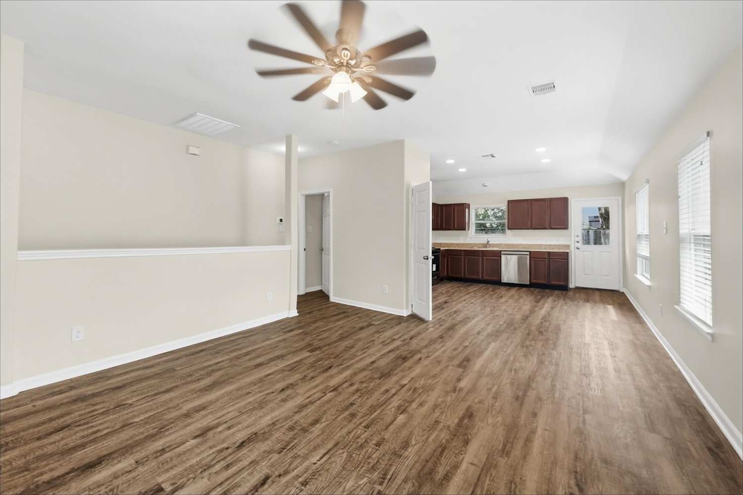 8574 Chaletford Dr photo 5