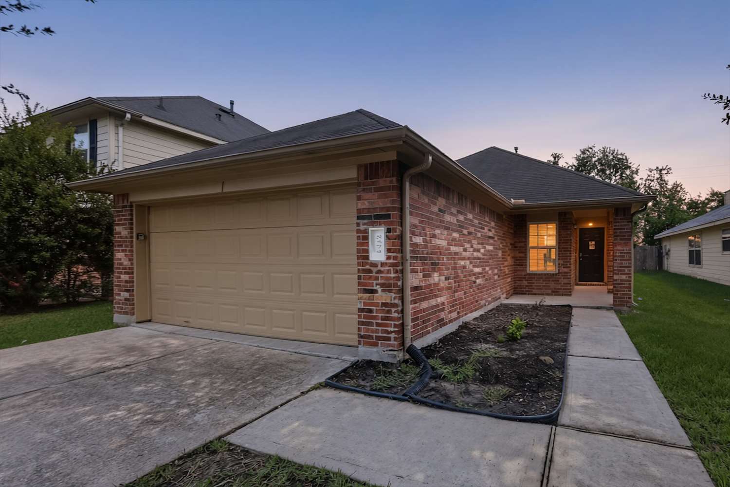 8574 Chaletford Dr photo 3