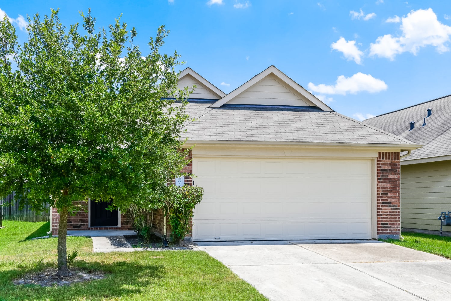 12022 Gregory Crossing Way photo 2