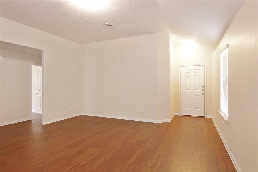 2011 Fairwood Knoll Ln photo 2