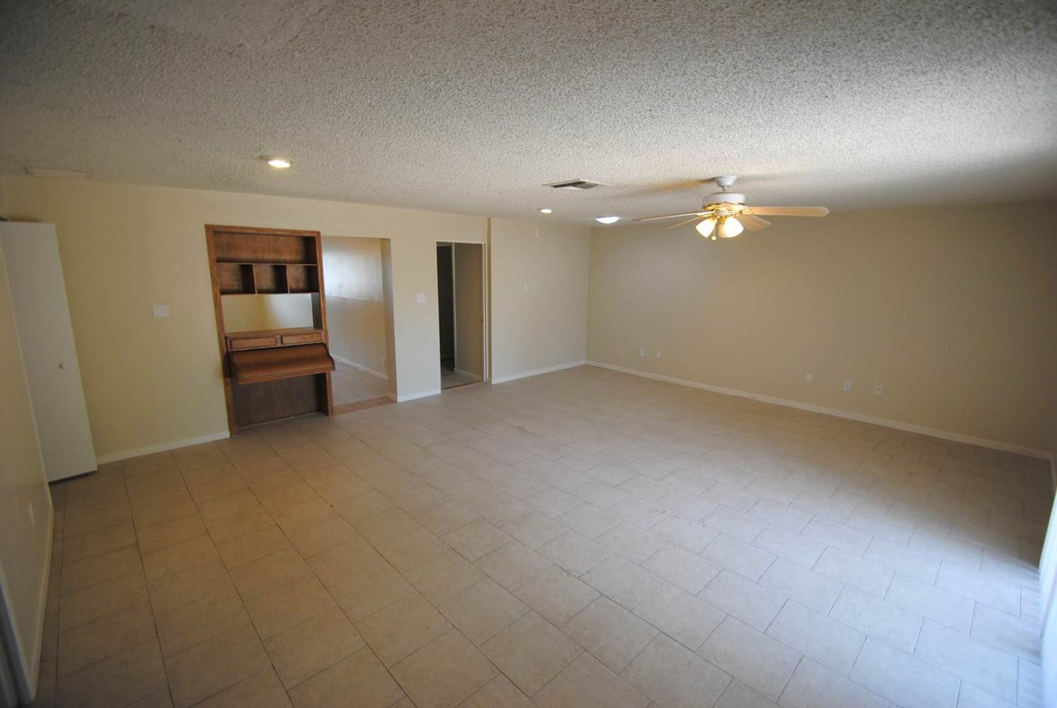 3732 W Orangewood Ave photo 2