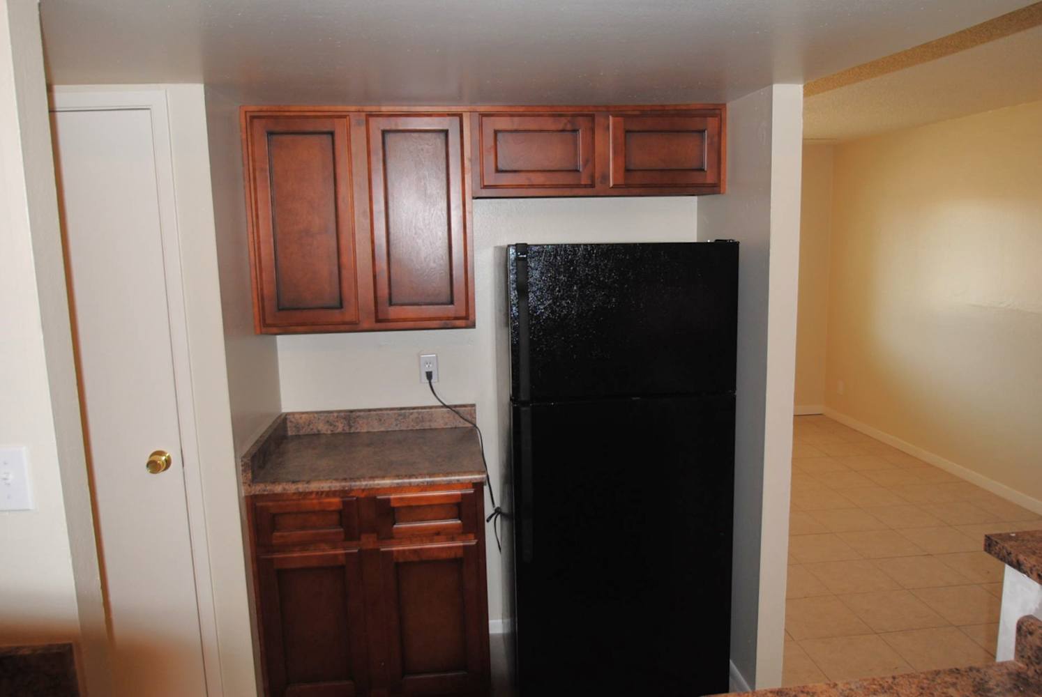 3732 W Orangewood Ave photo 4