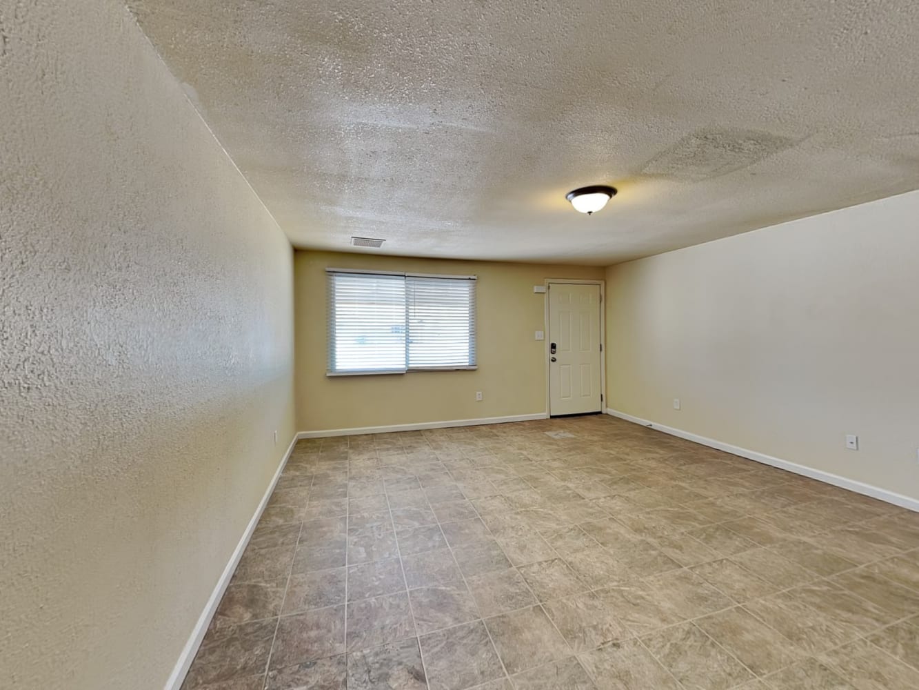 1501 W Joan de Arc Ave photo 3