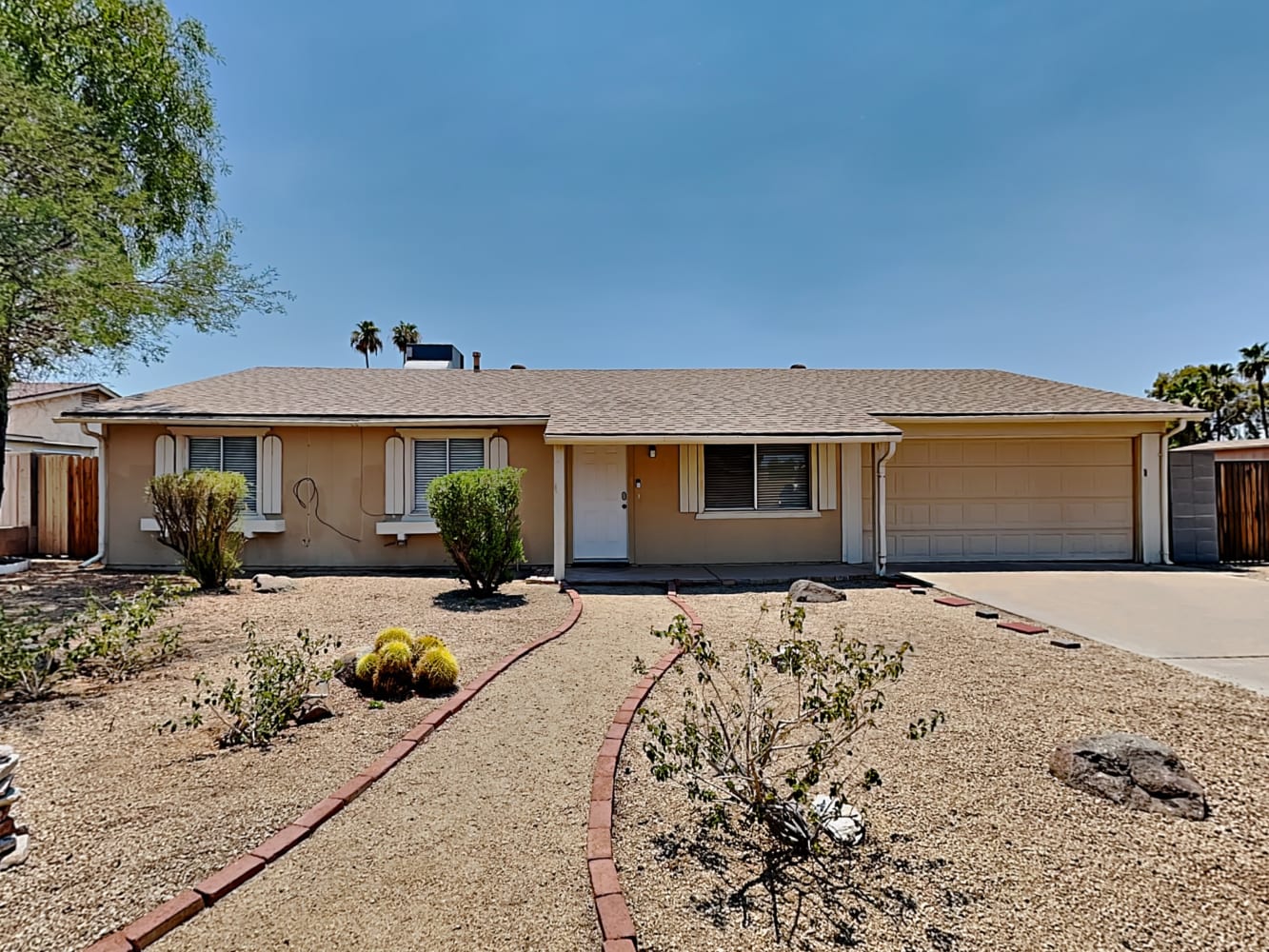 1501 W Joan de Arc Ave
