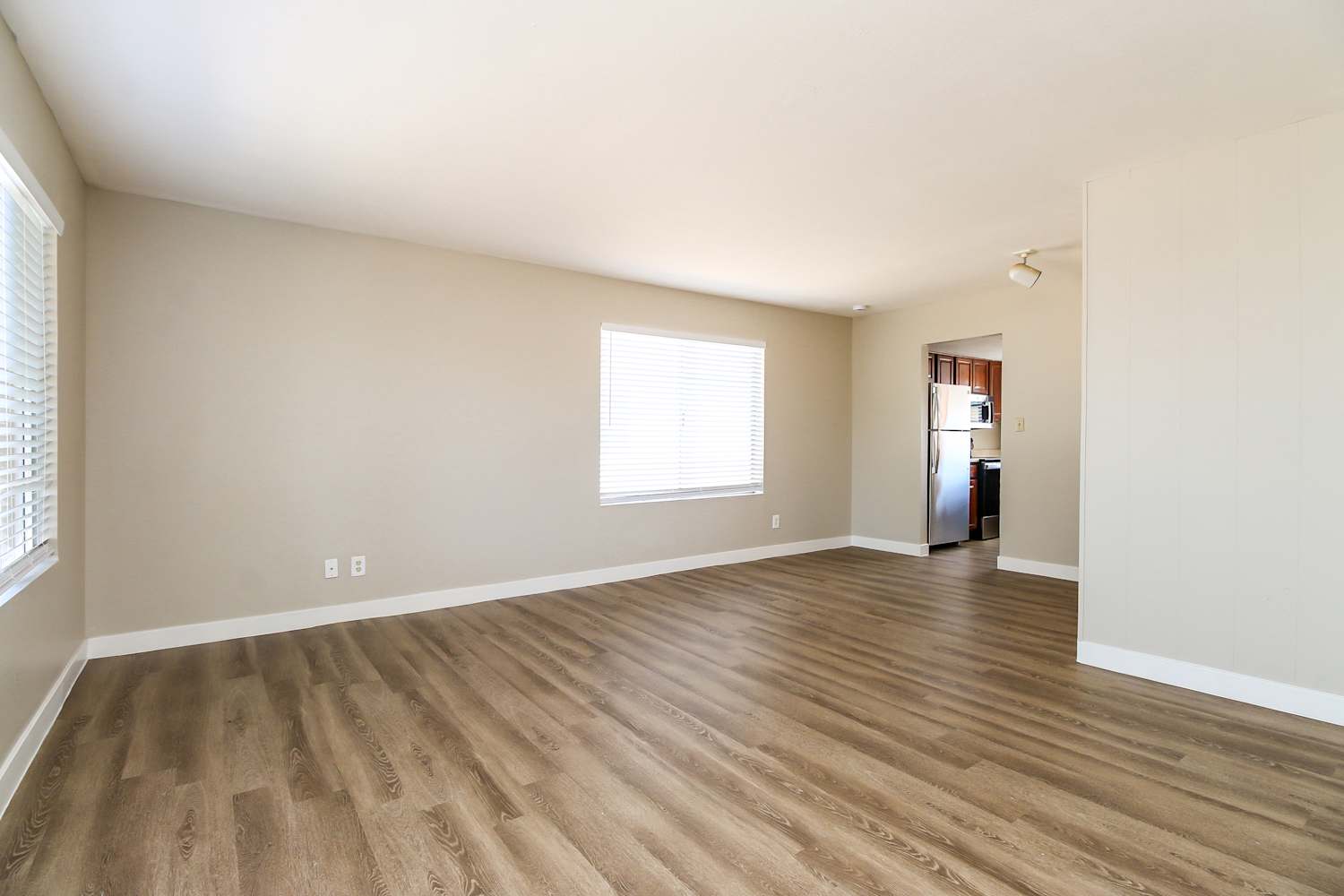 6627 S 44th St Phoenix, AZ 85042 photo 4