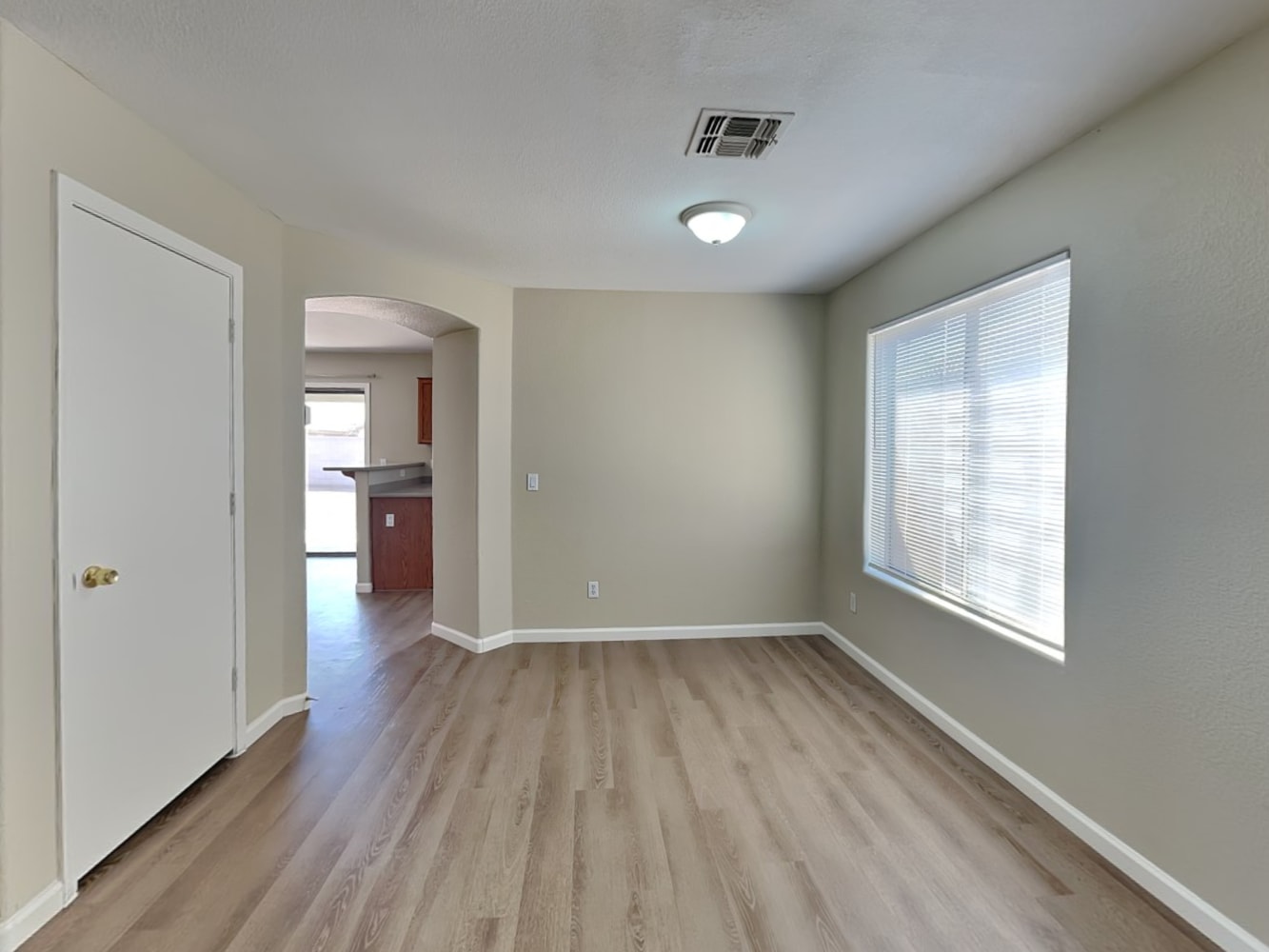 6025 W Odeum Ln photo 4