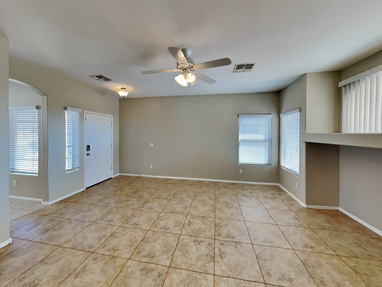 12714 N 130th Ln photo 4