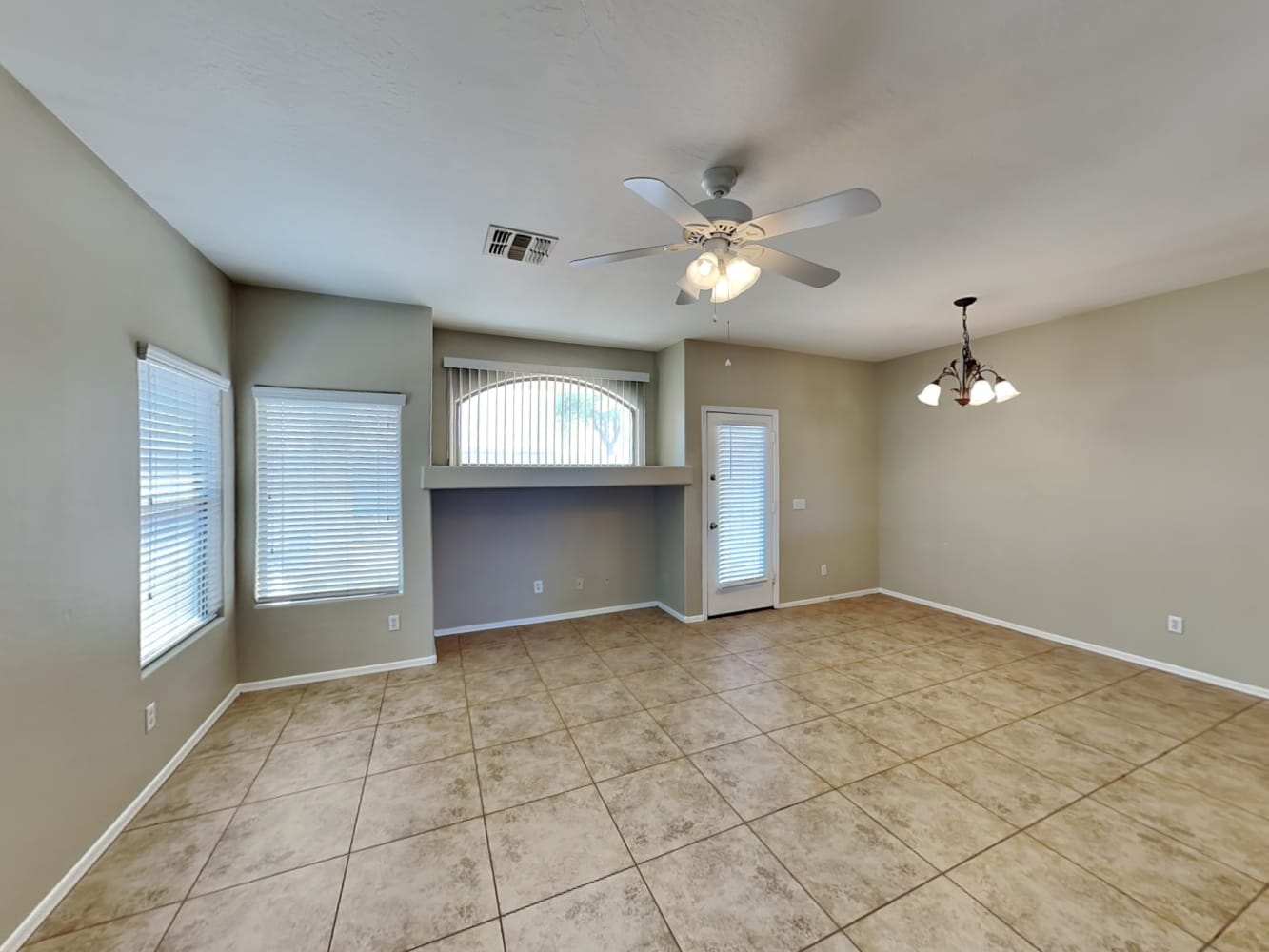 12714 N 130th Ln photo 3