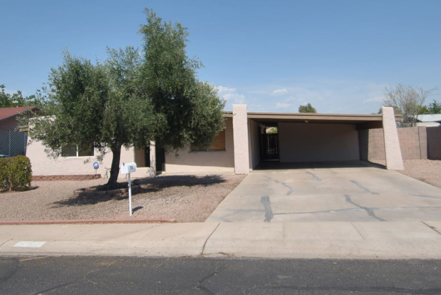 705 N Pine St Gilbert, AZ 85233 photo 3