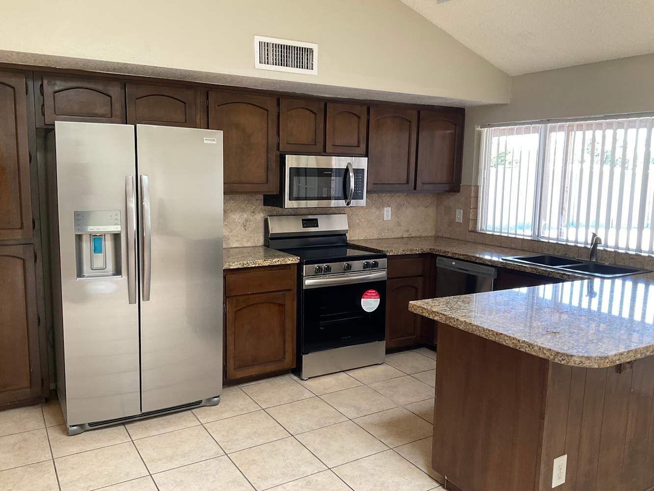 940 S Fontana photo 5