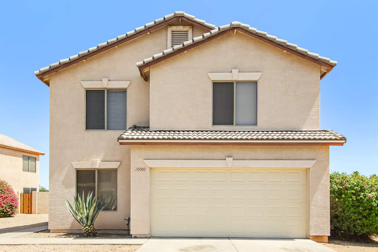 10307 W Denton Ln Glendale, AZ 85307 photo 2