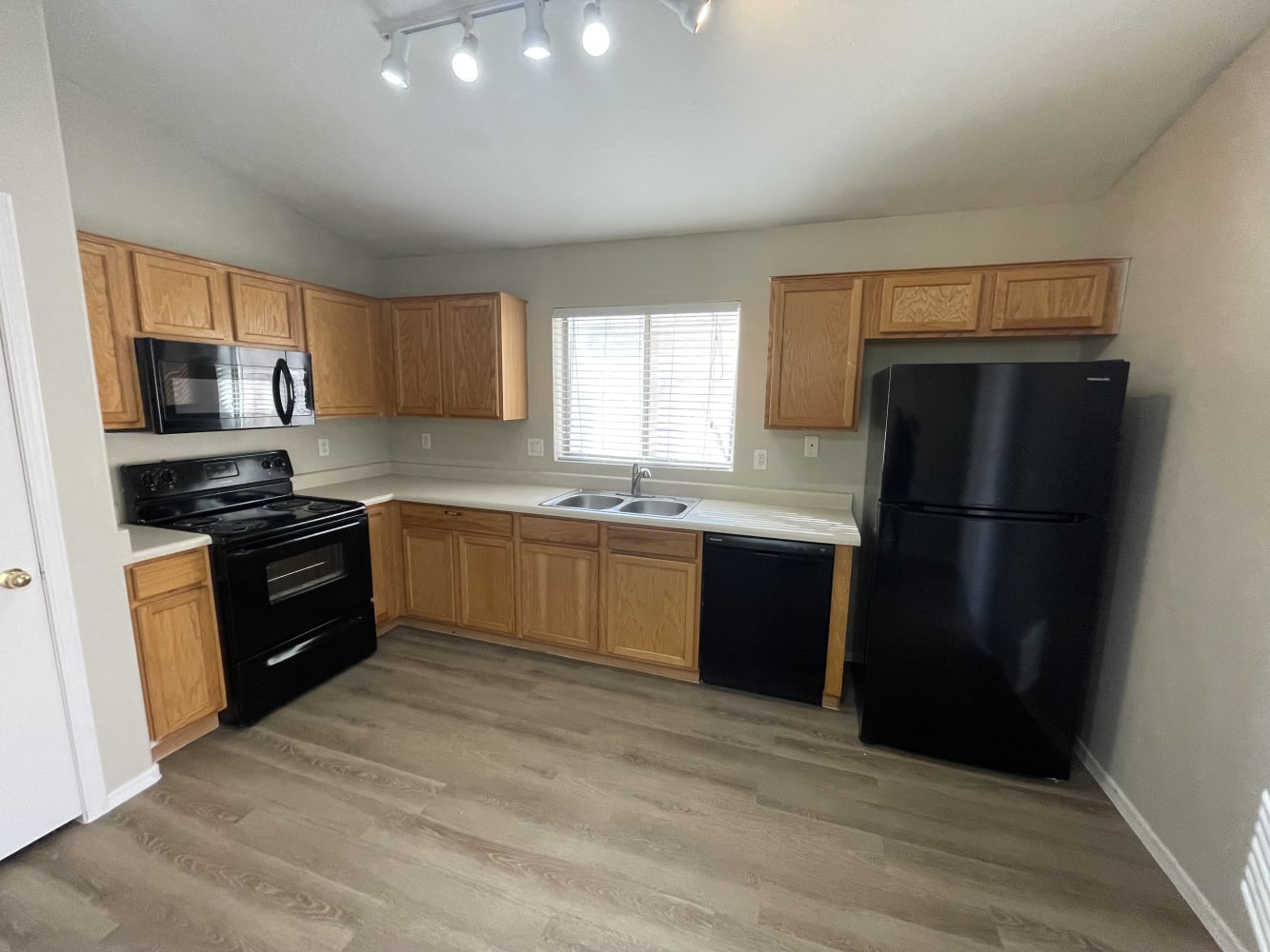 23856 W Tonto St photo 4