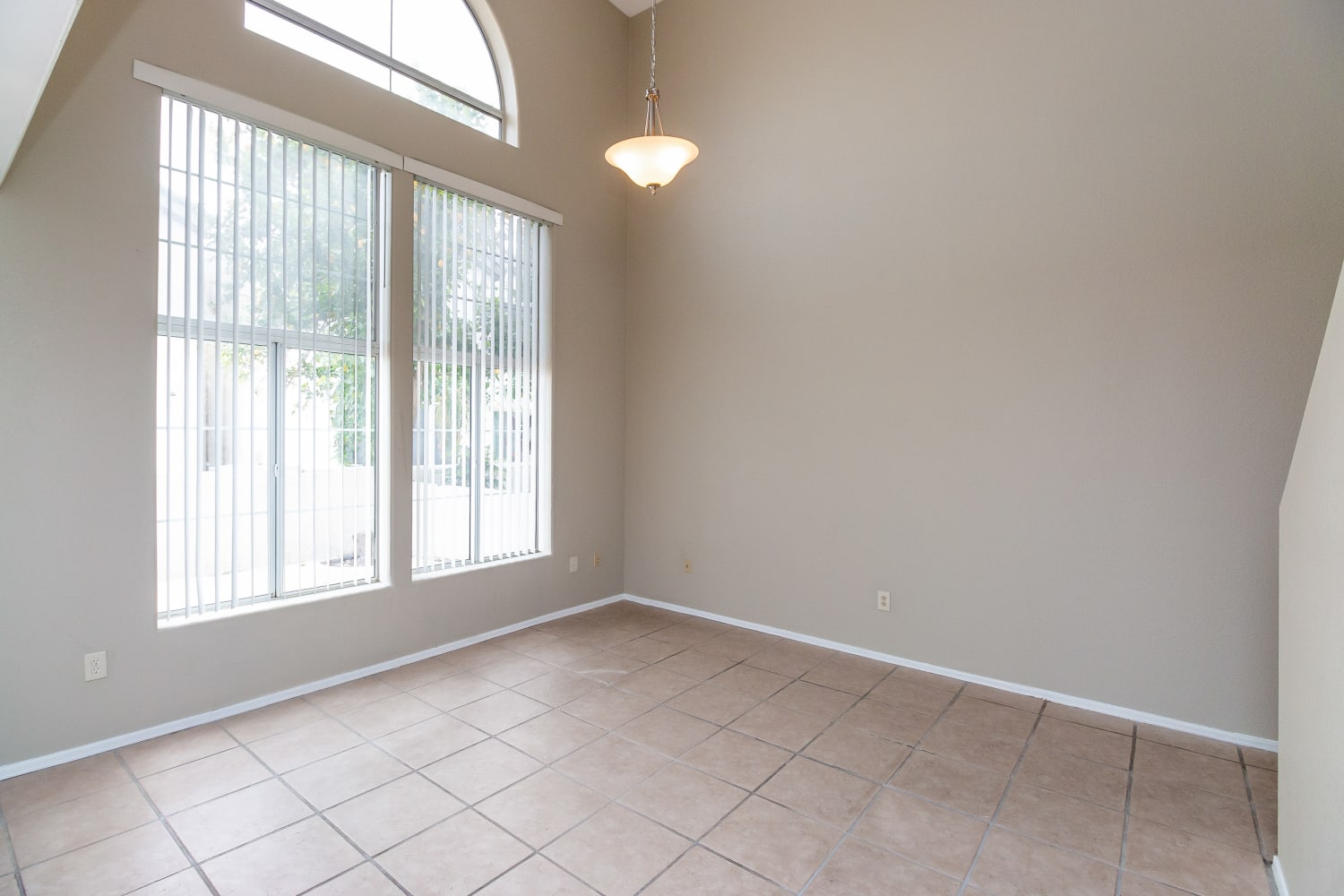1059 W Sandy Banks photo 3