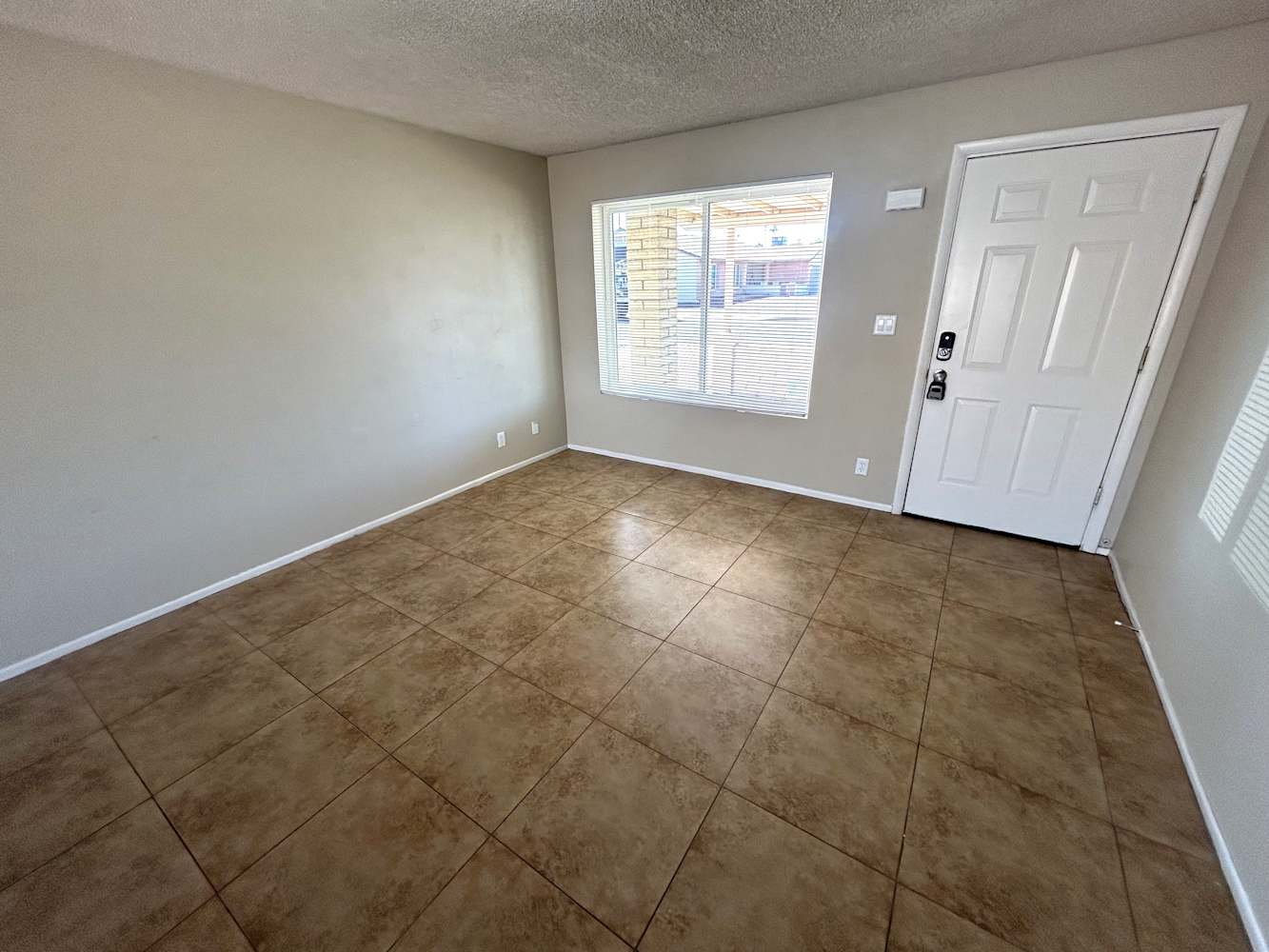 12663 N 47th Dr photo 4