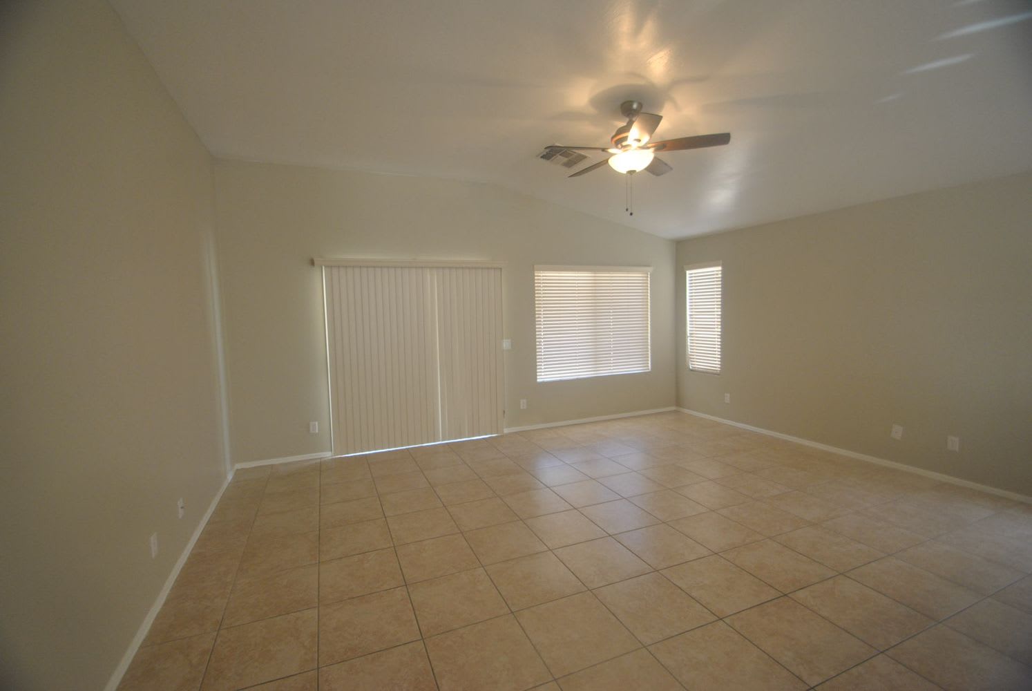 520 E Kent Ave photo 2