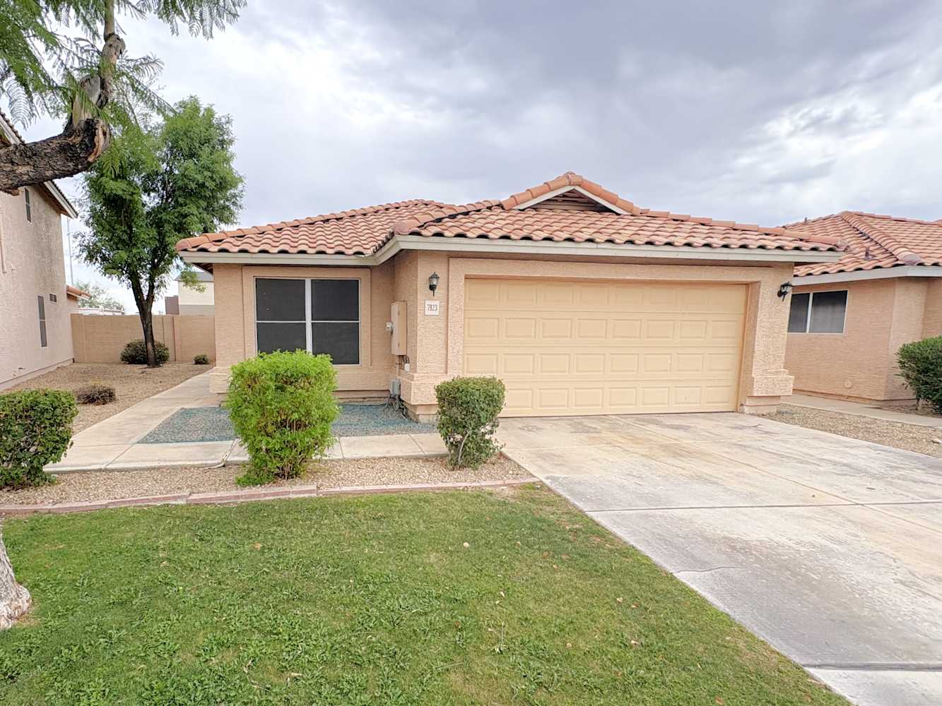 7923 W Laurel Ln Peoria, AZ 85345 photo 2
