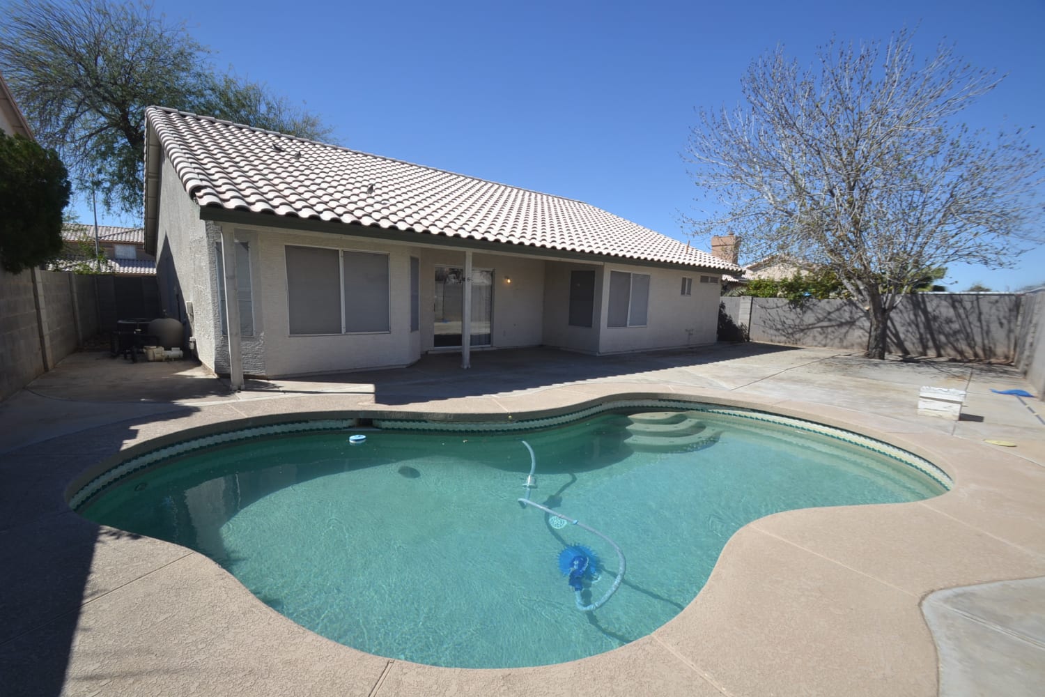 8554 W Holly St photo 4