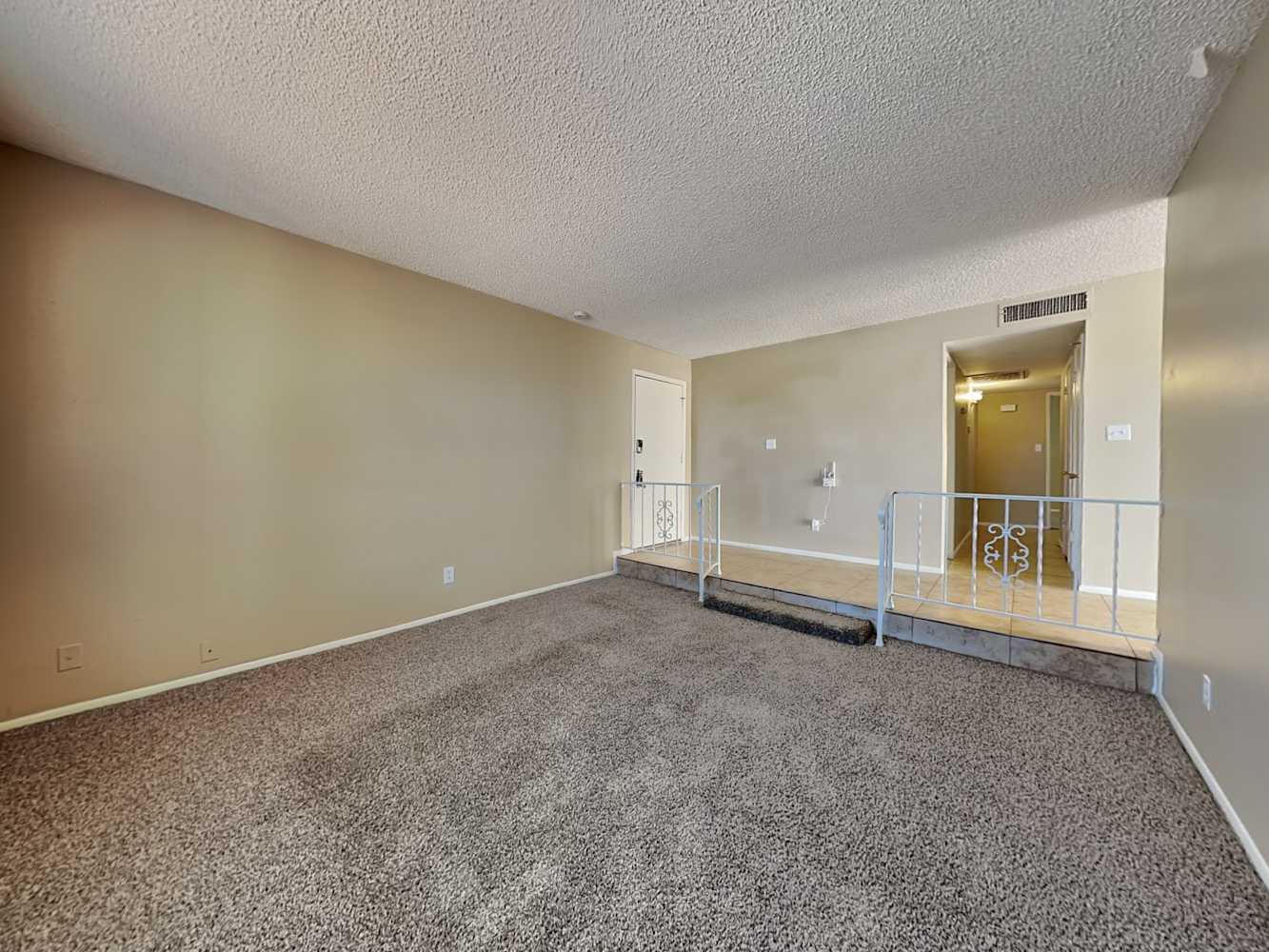 8437 W Turney Ave photo 5