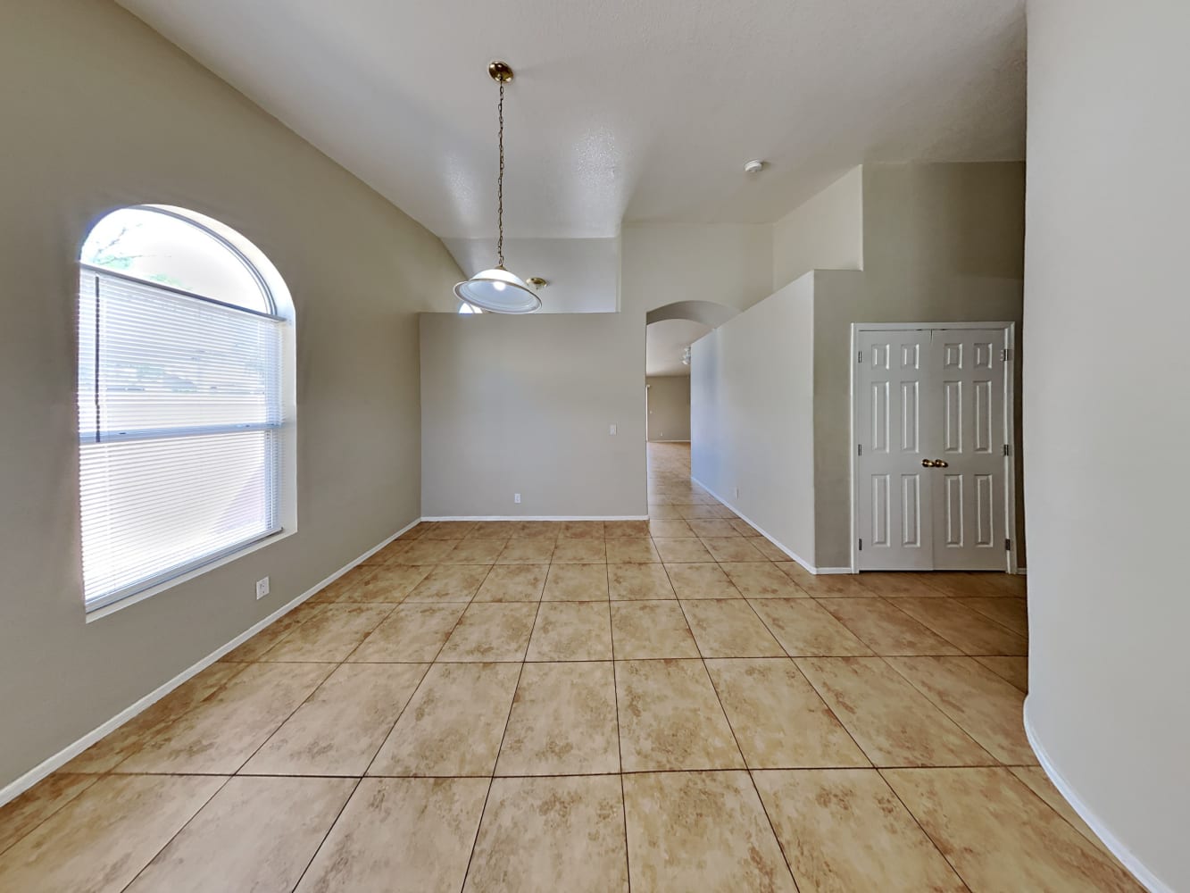 263 S Jesse St photo 4