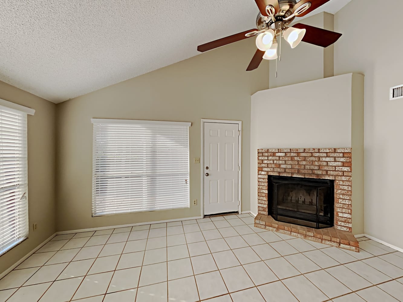 3859 W Harrison St photo 4
