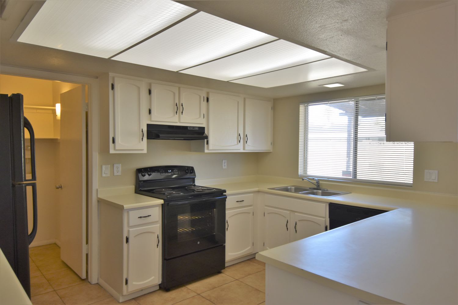 2220 W Oraibi Dr photo 5