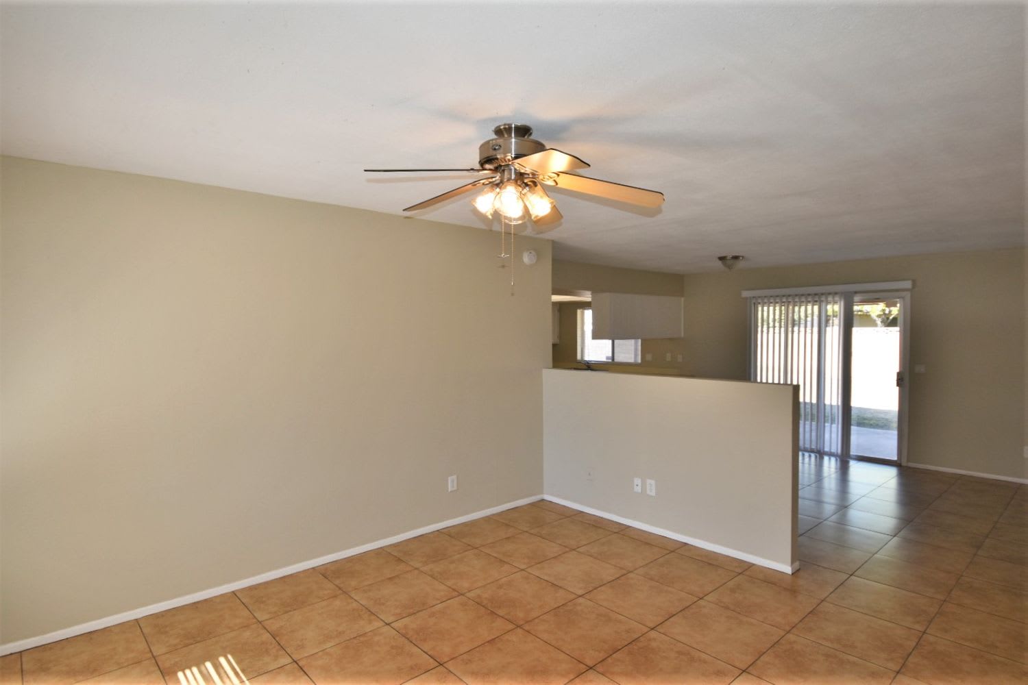 2220 W Oraibi Dr photo 3