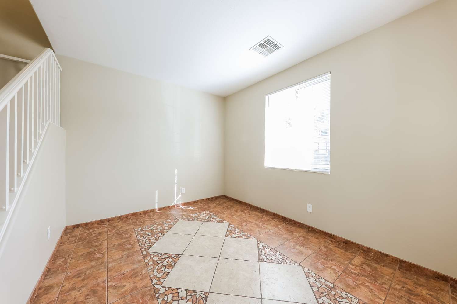 6614 W Hayes St photo 4
